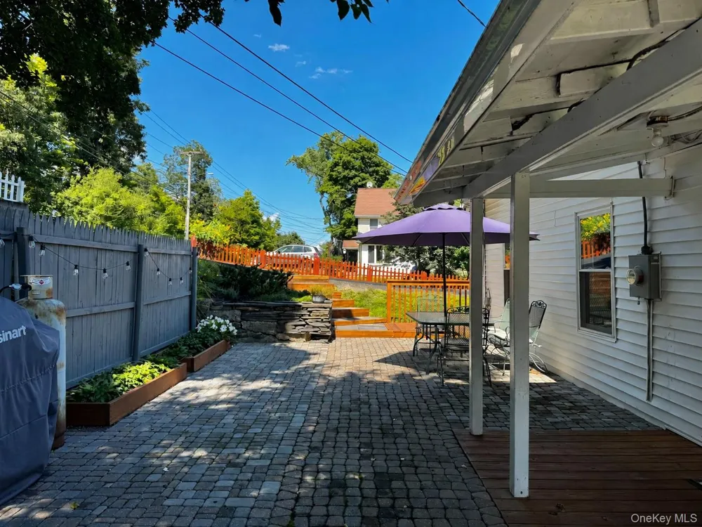 16 Highland Avenue Catskill, NY 12414