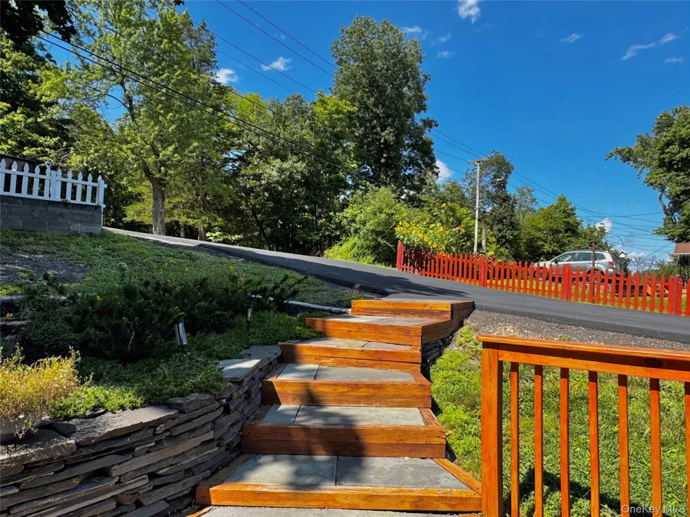 16 Highland Avenue Catskill, NY 12414