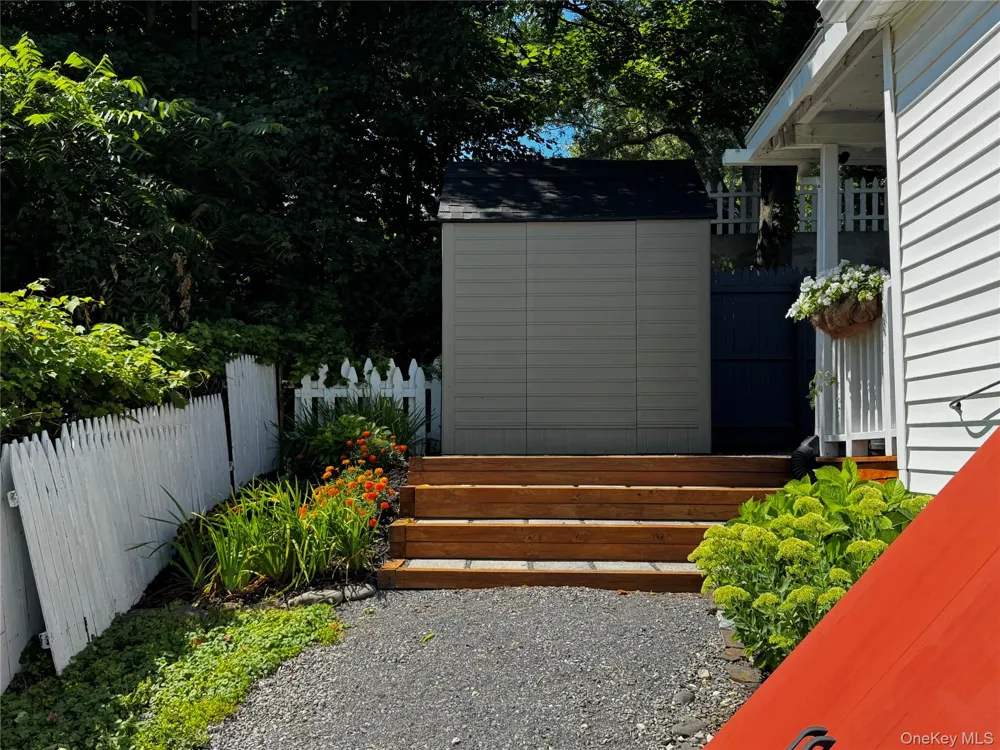16 Highland Avenue Catskill, NY 12414