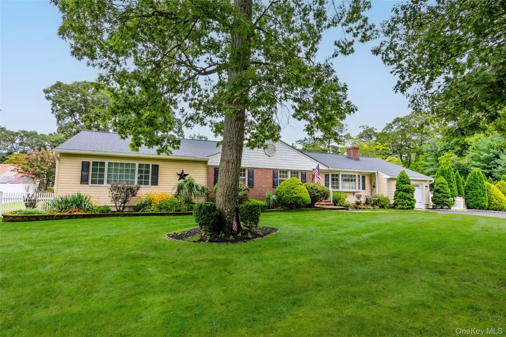 67 Broadway Smithtown, NY 11787