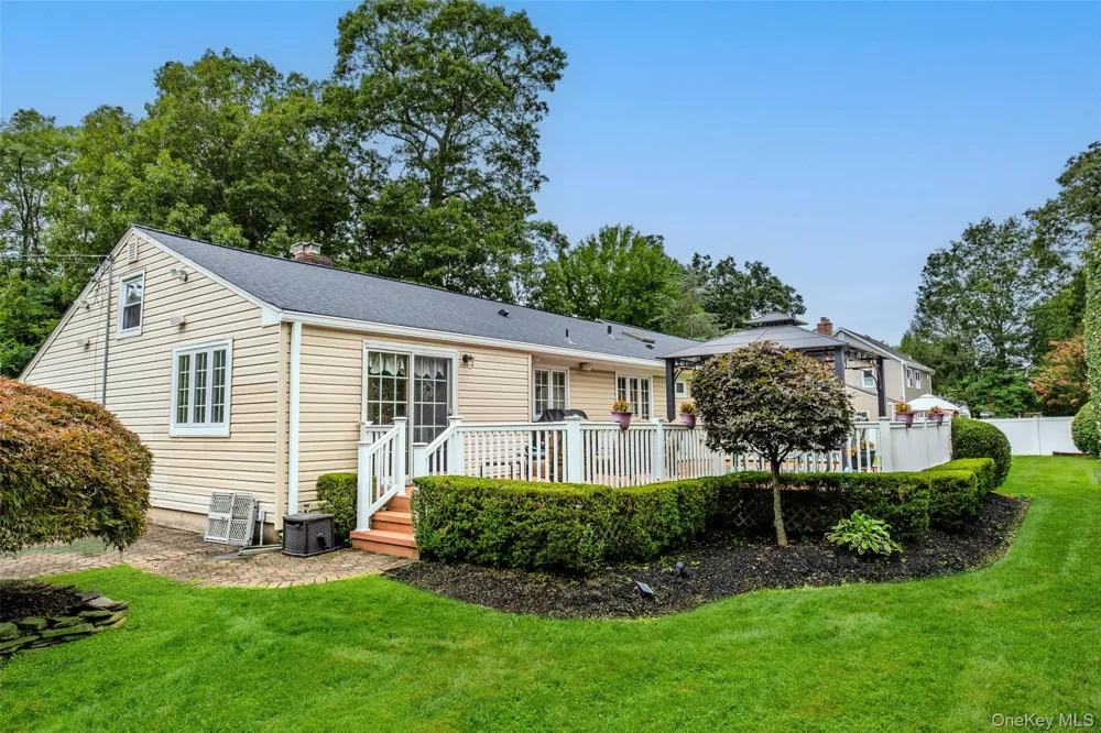 67 Broadway Smithtown, NY 11787