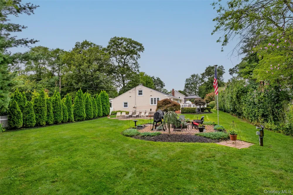 67 Broadway Smithtown, NY 11787