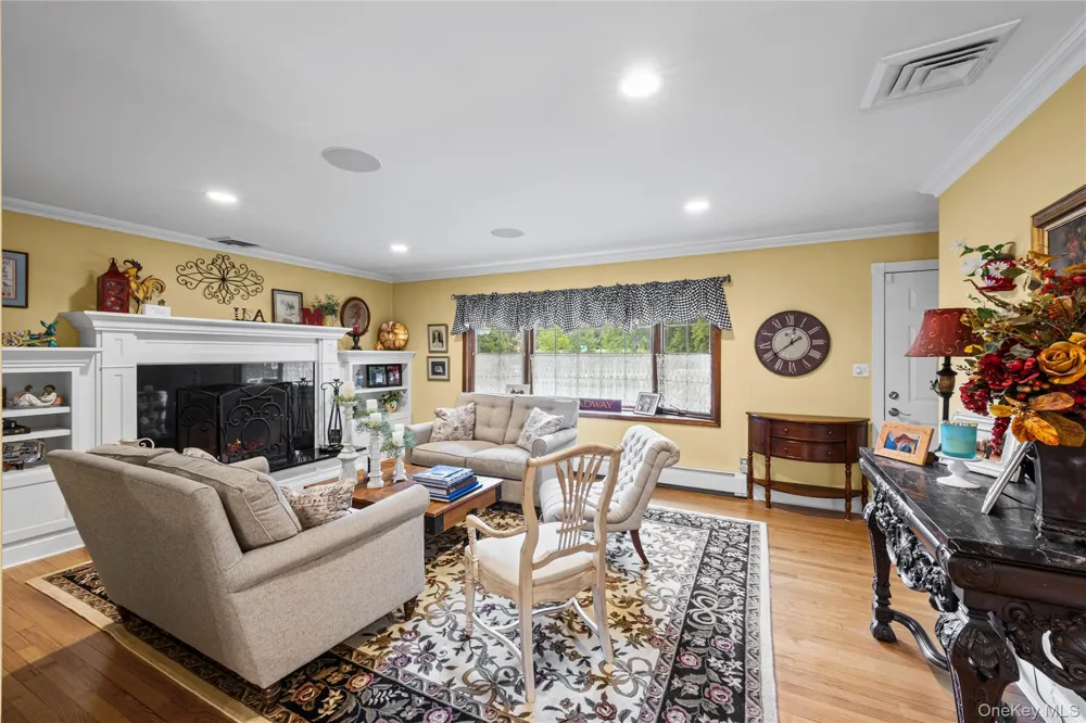 67 Broadway Smithtown, NY 11787
