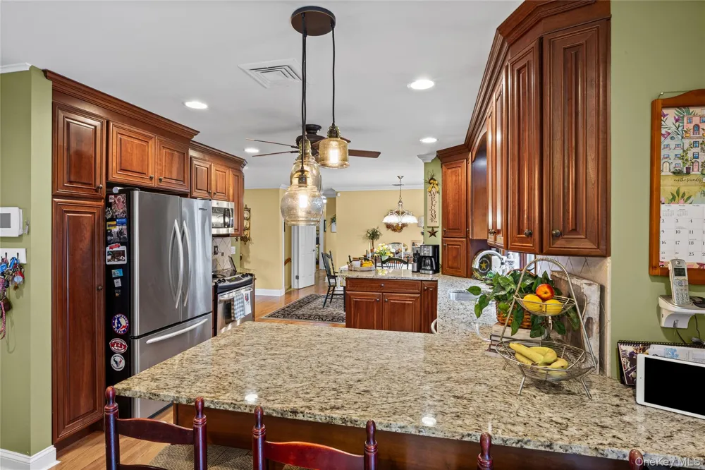 67 Broadway Smithtown, NY 11787