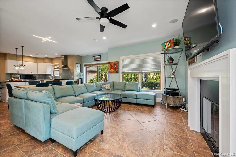 2064 Pacific Boulevard Atlantic Beach, NY 11509