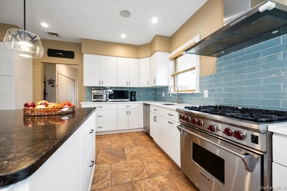 2064 Pacific Boulevard Atlantic Beach, NY 11509