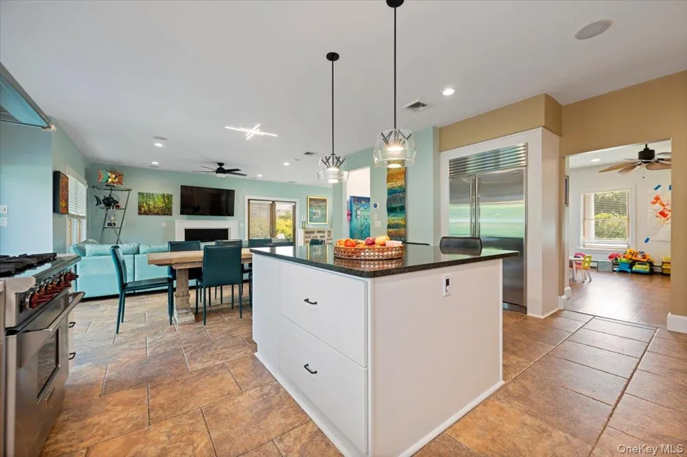 2064 Pacific Boulevard Atlantic Beach, NY 11509