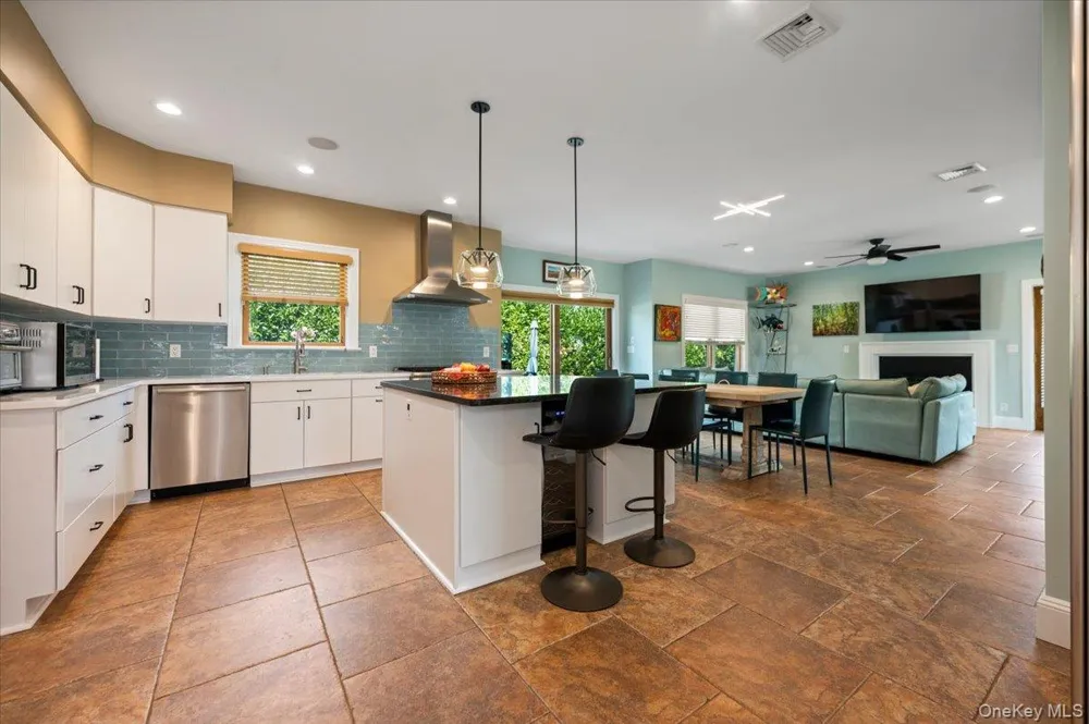 2064 Pacific Boulevard Atlantic Beach, NY 11509