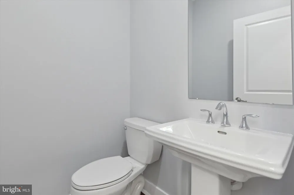 10 LADBROKE DRIVE Exton, PA 19341