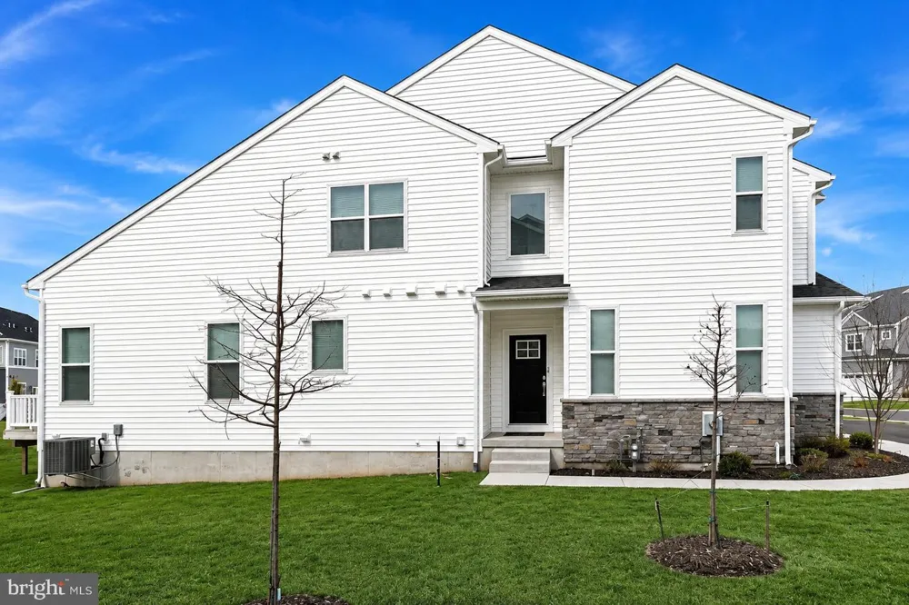 10 LADBROKE DRIVE Exton, PA 19341