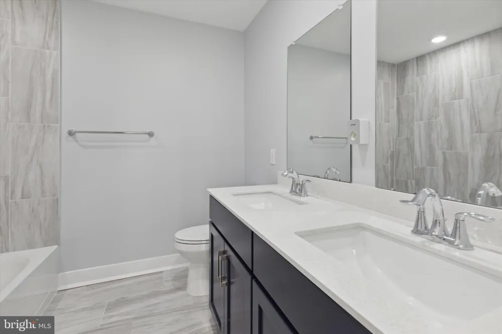 10 LADBROKE DRIVE Exton, PA 19341