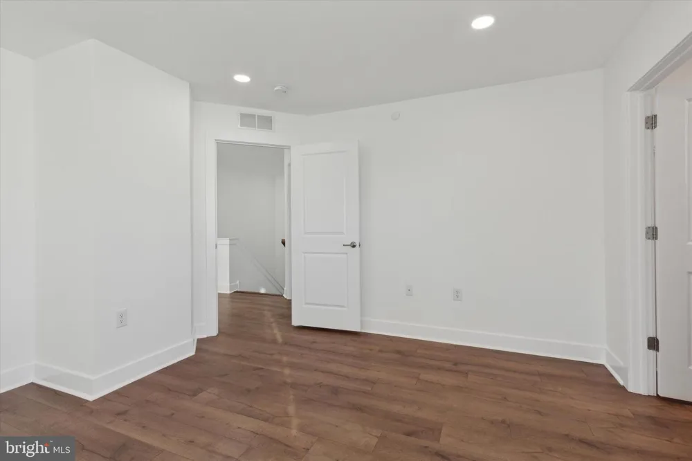 10 LADBROKE DRIVE Exton, PA 19341