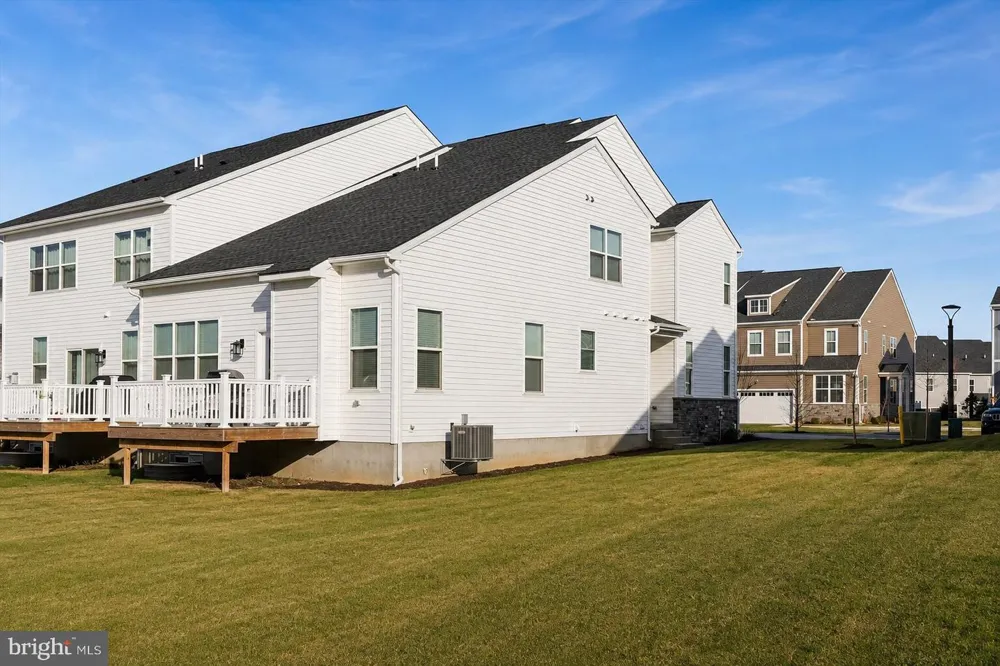 10 LADBROKE DRIVE Exton, PA 19341