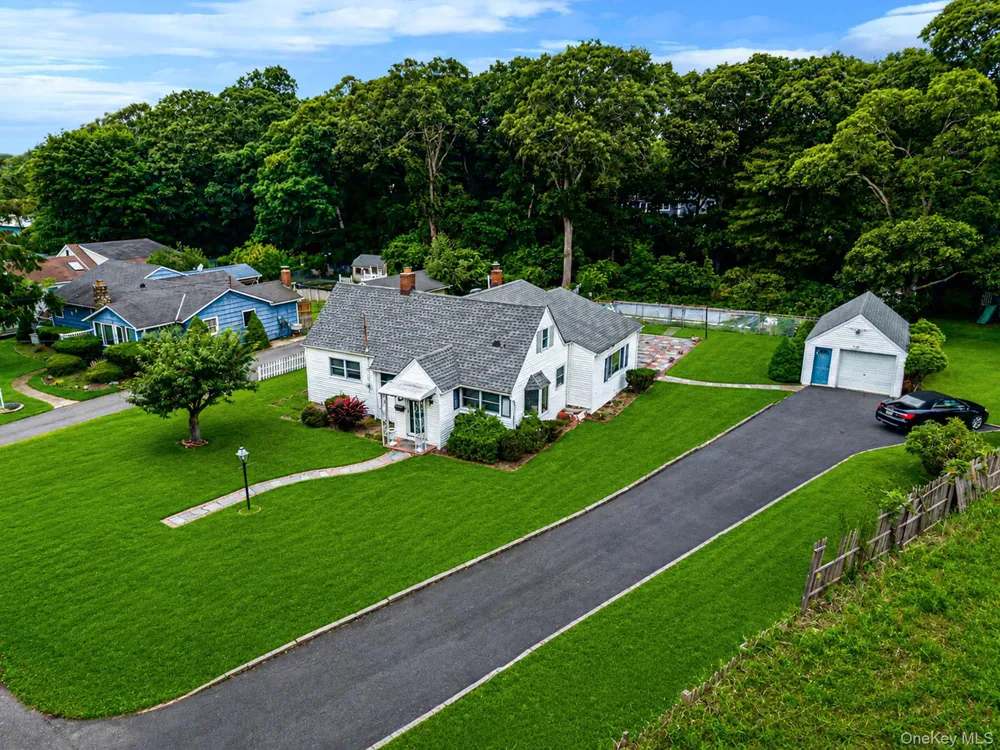 1 E Jackwill Road East Patchogue, NY 11772