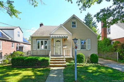 12 Hull Avenue