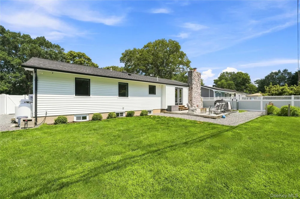 24 Alma Street Sayville, NY 11782
