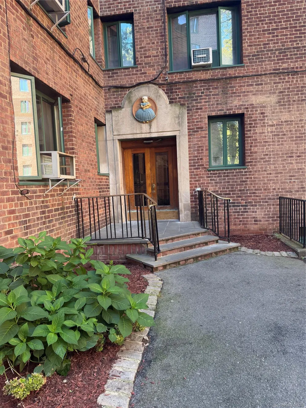 1641 Metropolitan Avenue #3H Bronx, NY 10462