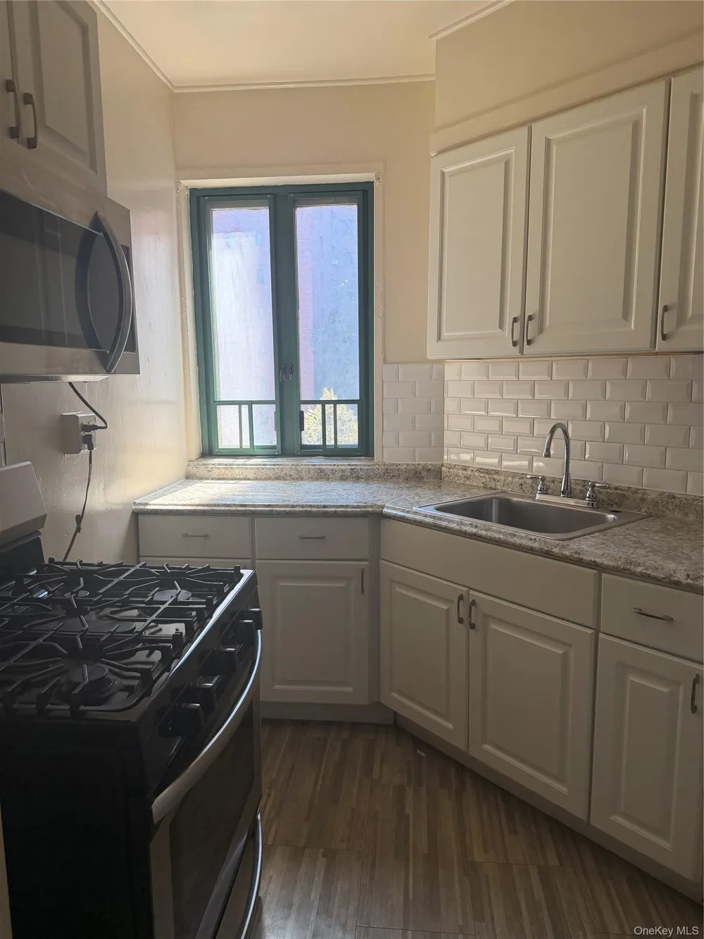 1641 Metropolitan Avenue #3H Bronx, NY 10462