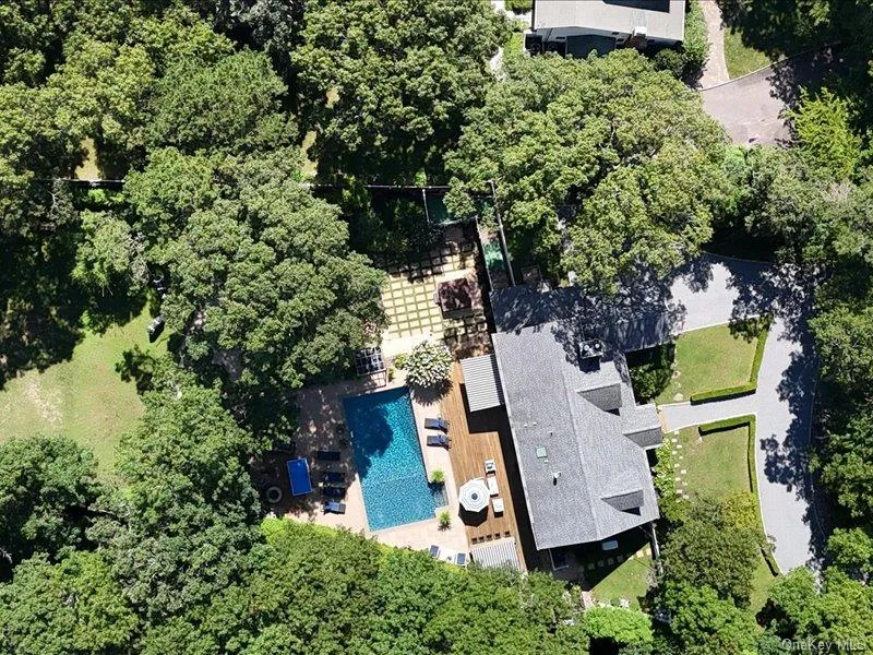 5 Deerland Drive East Quogue, NY 11942