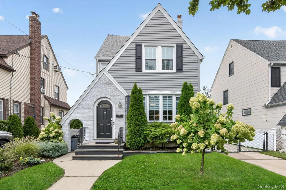 344 Houston Avenue Mineola, NY 11501