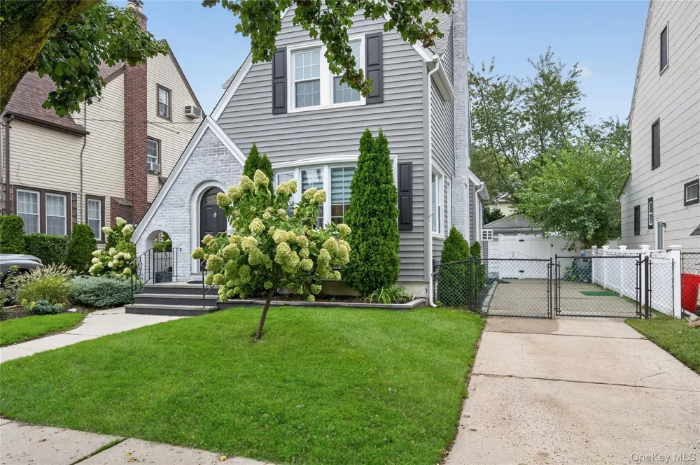 344 Houston Avenue Mineola, NY 11501