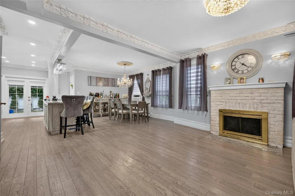 344 Houston Avenue Mineola, NY 11501