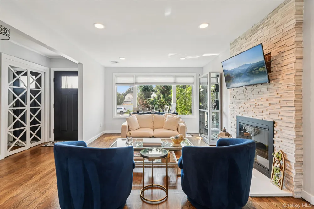 176 Willis Court Wantagh, NY 11793