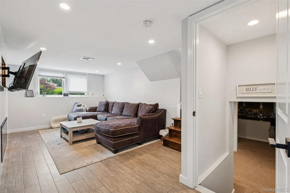 176 Willis Court Wantagh, NY 11793