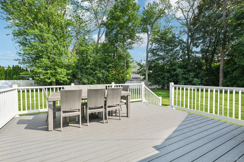 176 Willis Court Wantagh, NY 11793
