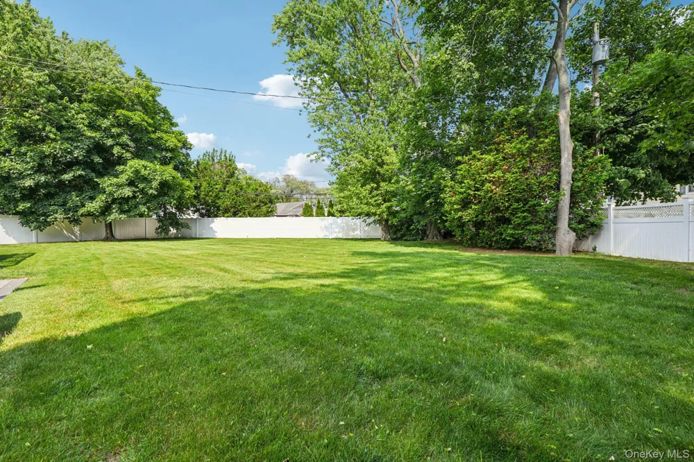 176 Willis Court Wantagh, NY 11793