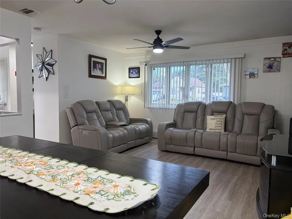 31 Brushwood Drive Shirley, NY 11967