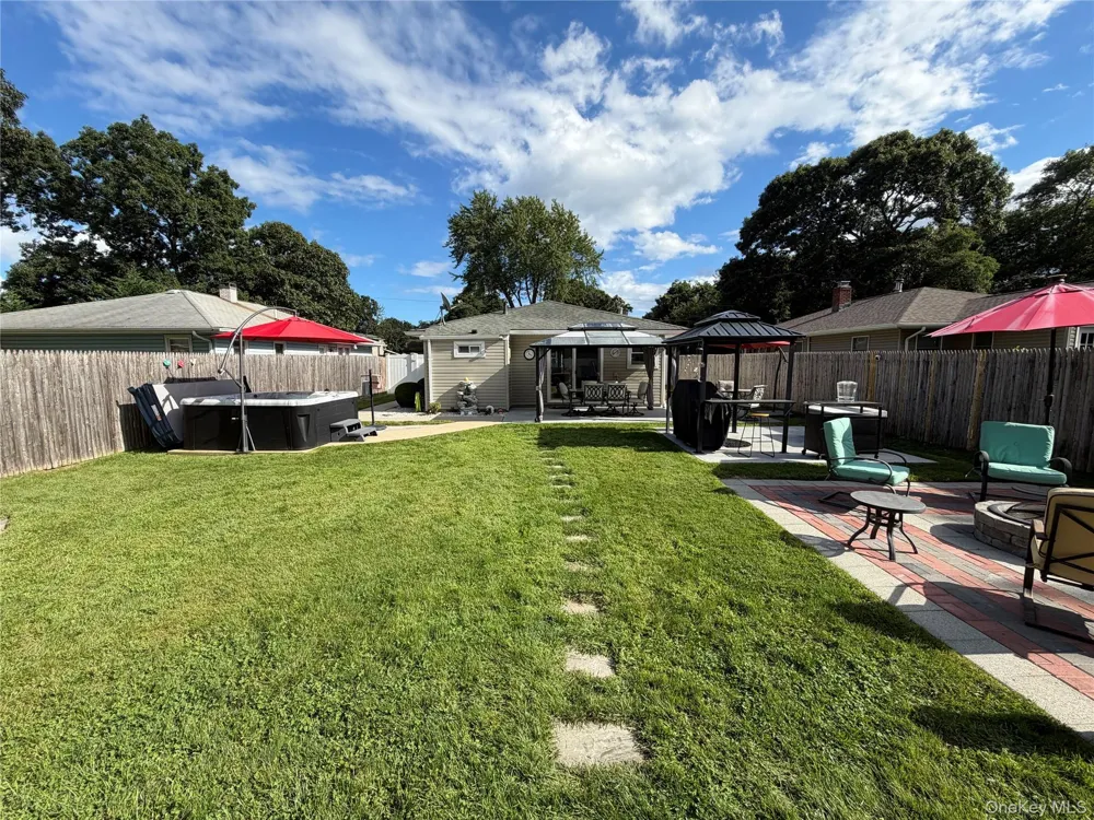 31 Brushwood Drive Shirley, NY 11967