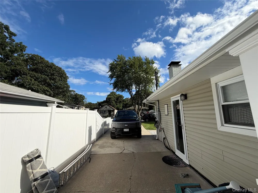 31 Brushwood Drive Shirley, NY 11967