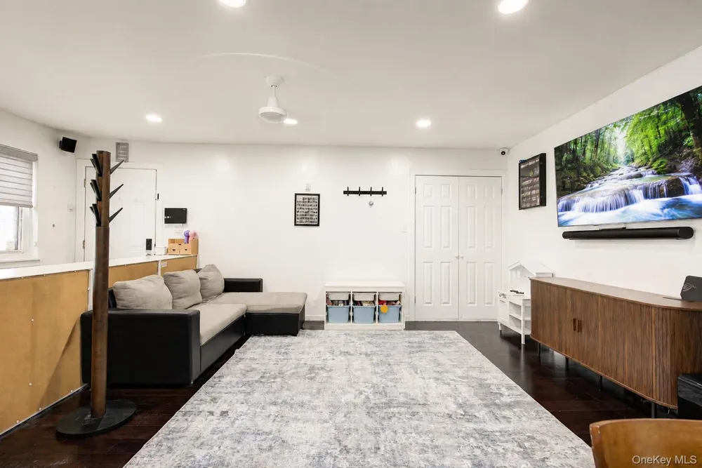 67-28 152nd Street #275A Flushing, NY 11367
