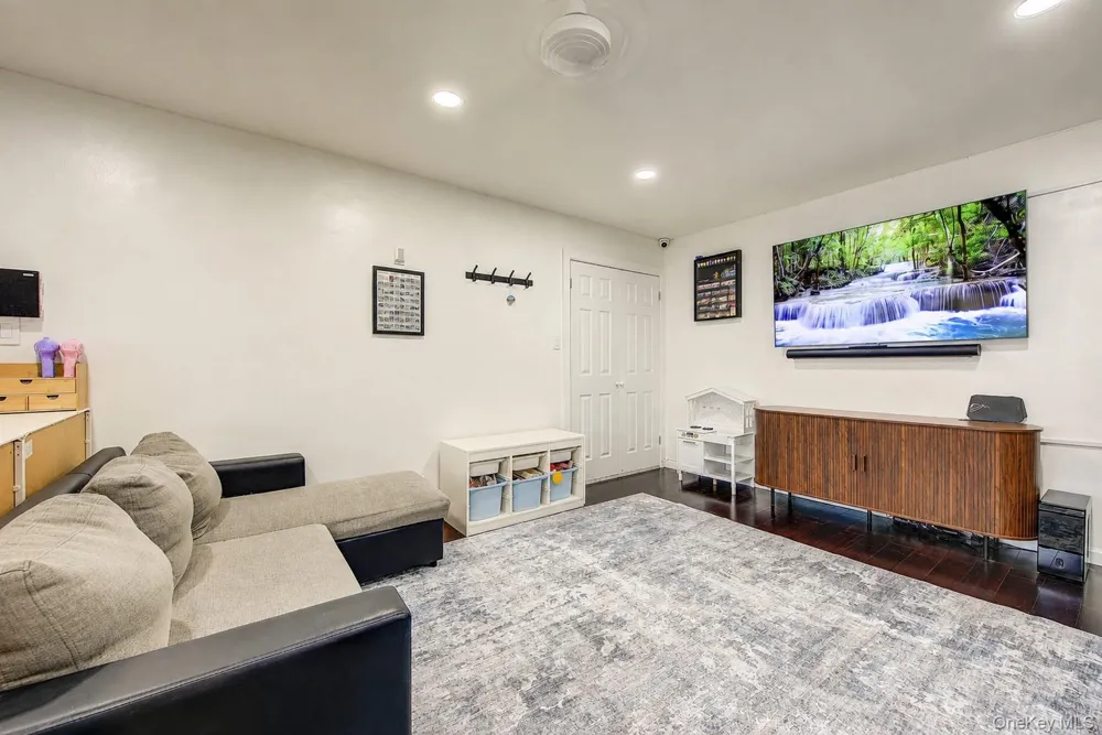 67-28 152nd Street #275A Flushing, NY 11367