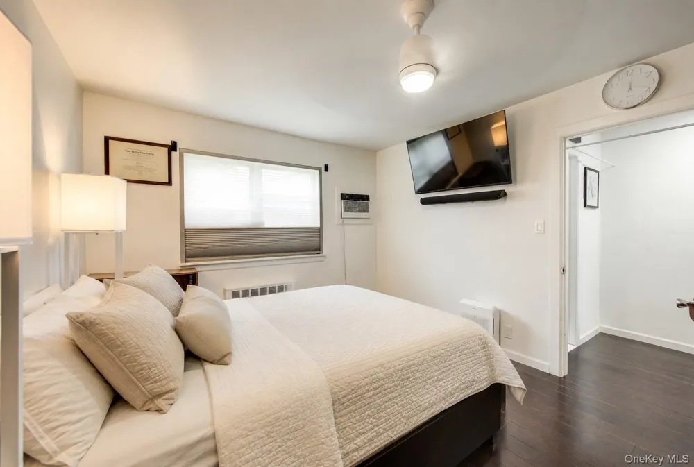 67-28 152nd Street #275A Flushing, NY 11367