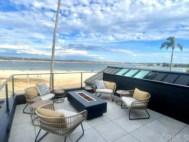 3444 Crown Point Drive #3444/3442 San Diego, CA 92109