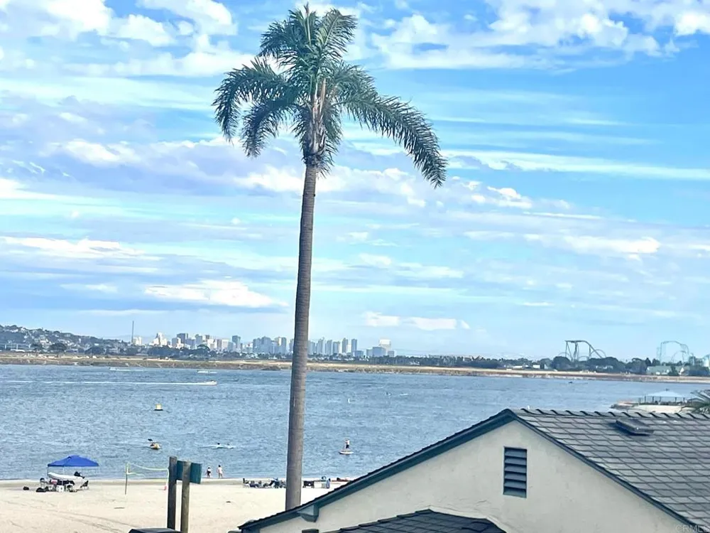 3444 Crown Point Drive #3444/3442 San Diego, CA 92109