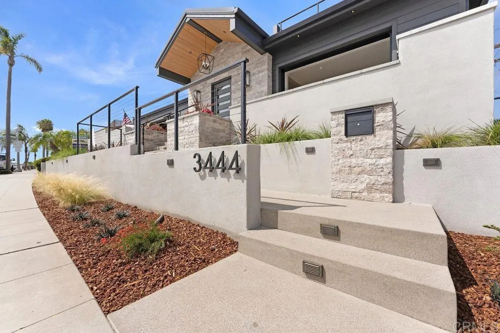 3444 Crown Point Drive #3444/3442 San Diego, CA 92109