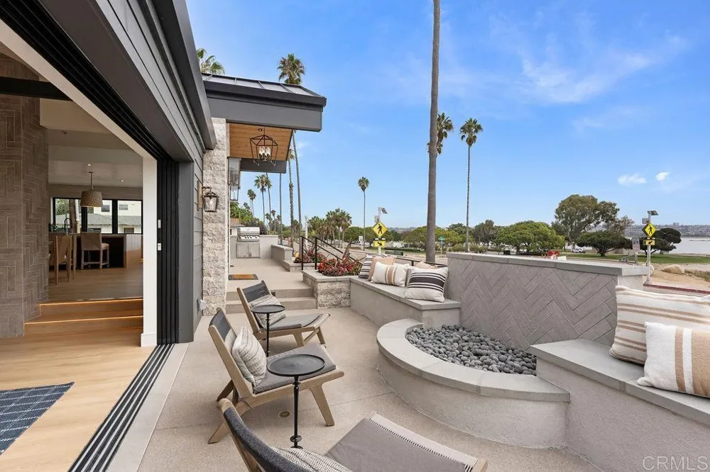 3444 Crown Point Drive #3444/3442 San Diego, CA 92109