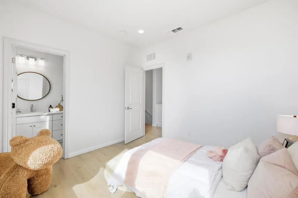 1949 Mahuron Circle San Jose, CA 95133