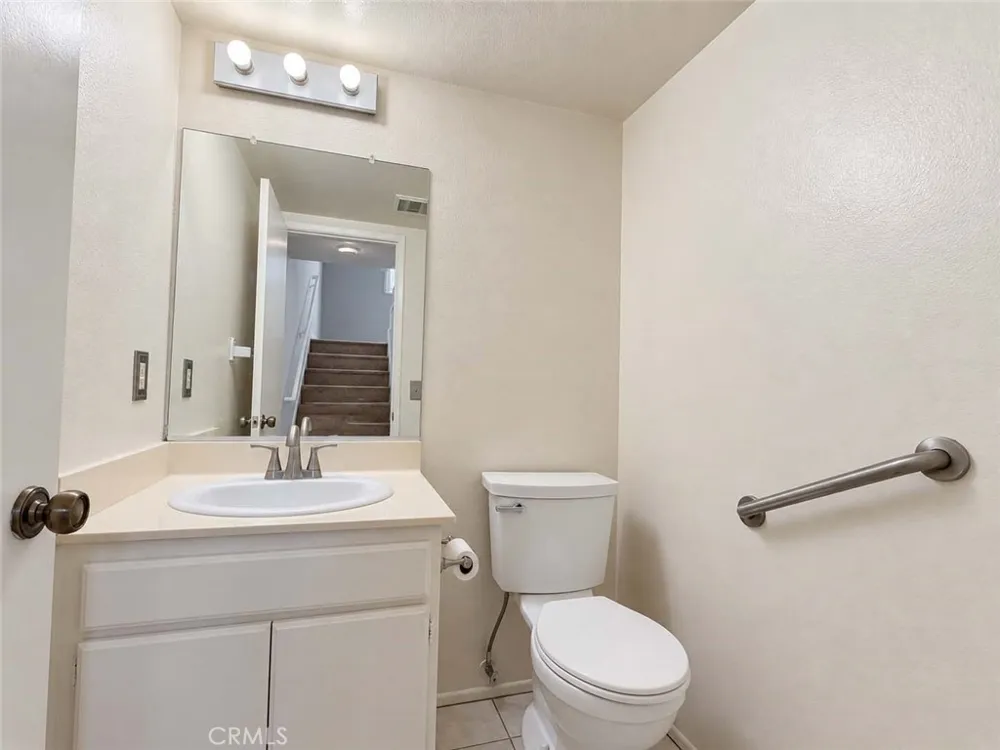 27650 Ironstone Drive #3 Canyon Country, CA 91387