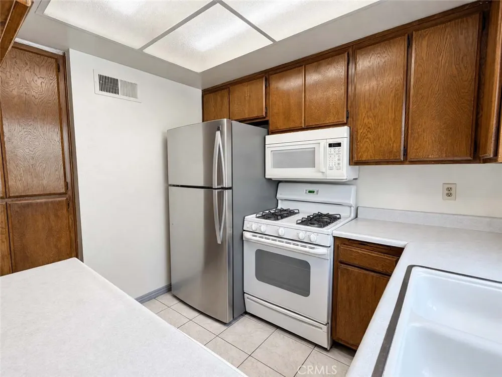 27650 Ironstone Drive #3 Canyon Country, CA 91387