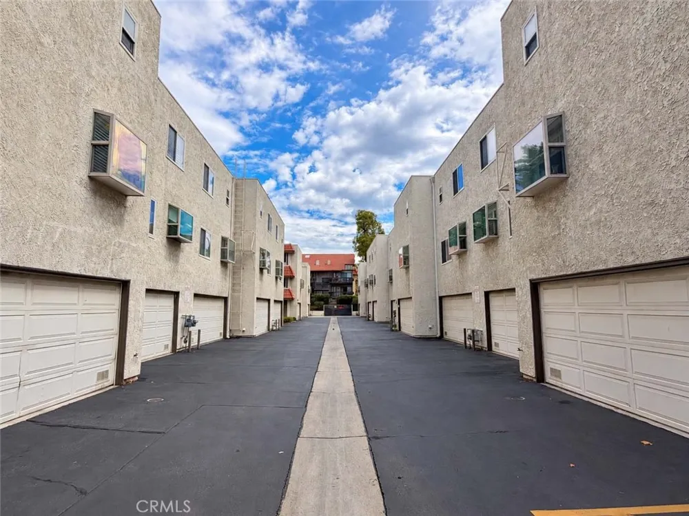27650 Ironstone Drive #3 Canyon Country, CA 91387