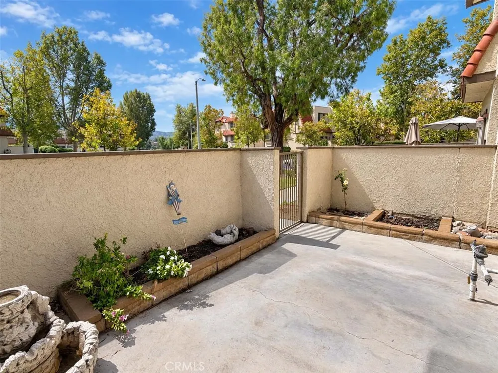 27650 Ironstone Drive #3 Canyon Country, CA 91387