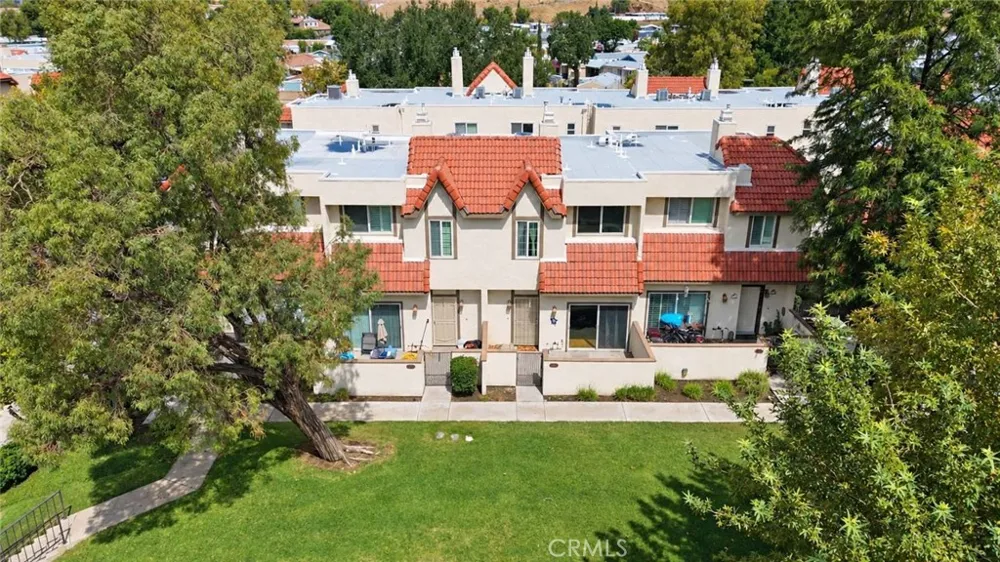 27650 Ironstone Drive #3 Canyon Country, CA 91387
