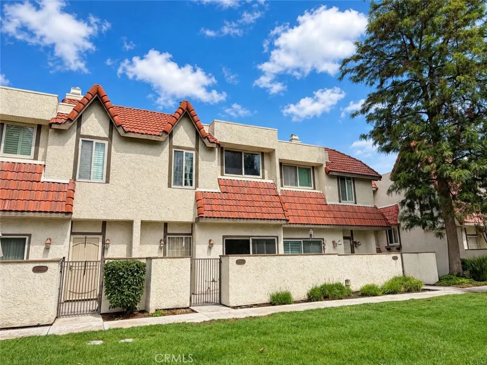 27650 Ironstone Drive #3 Canyon Country, CA 91387