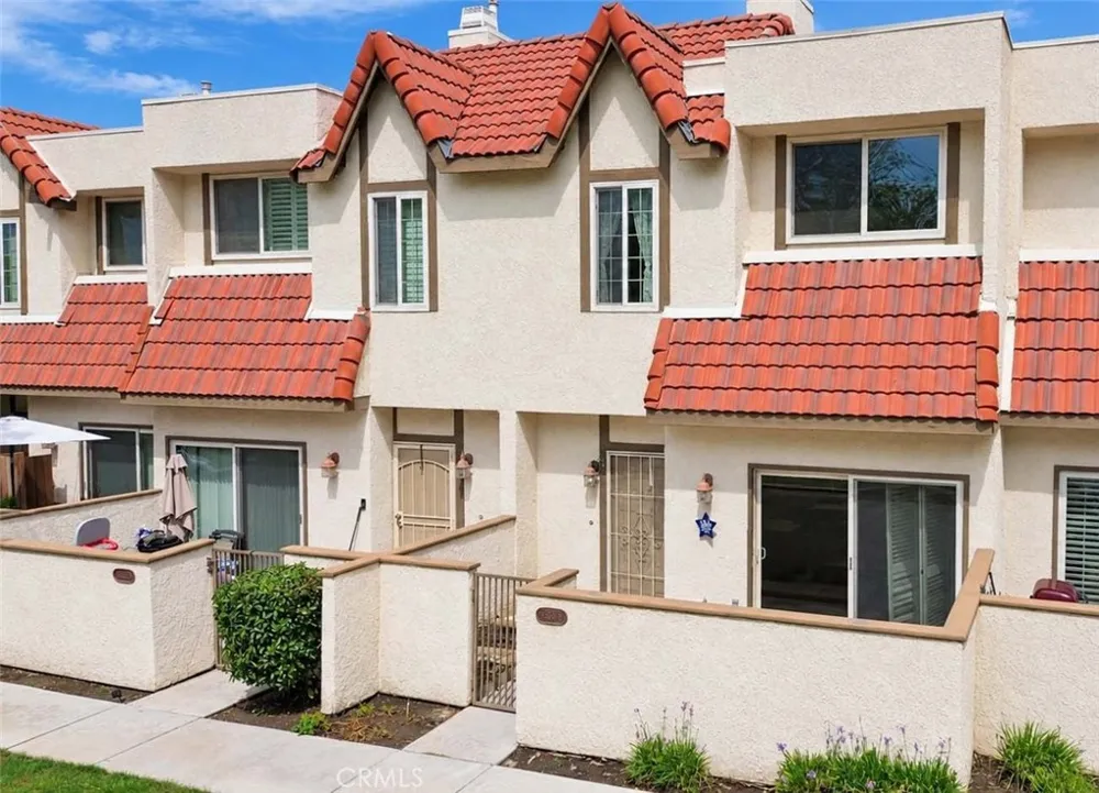 27650 Ironstone Drive #3 Canyon Country, CA 91387