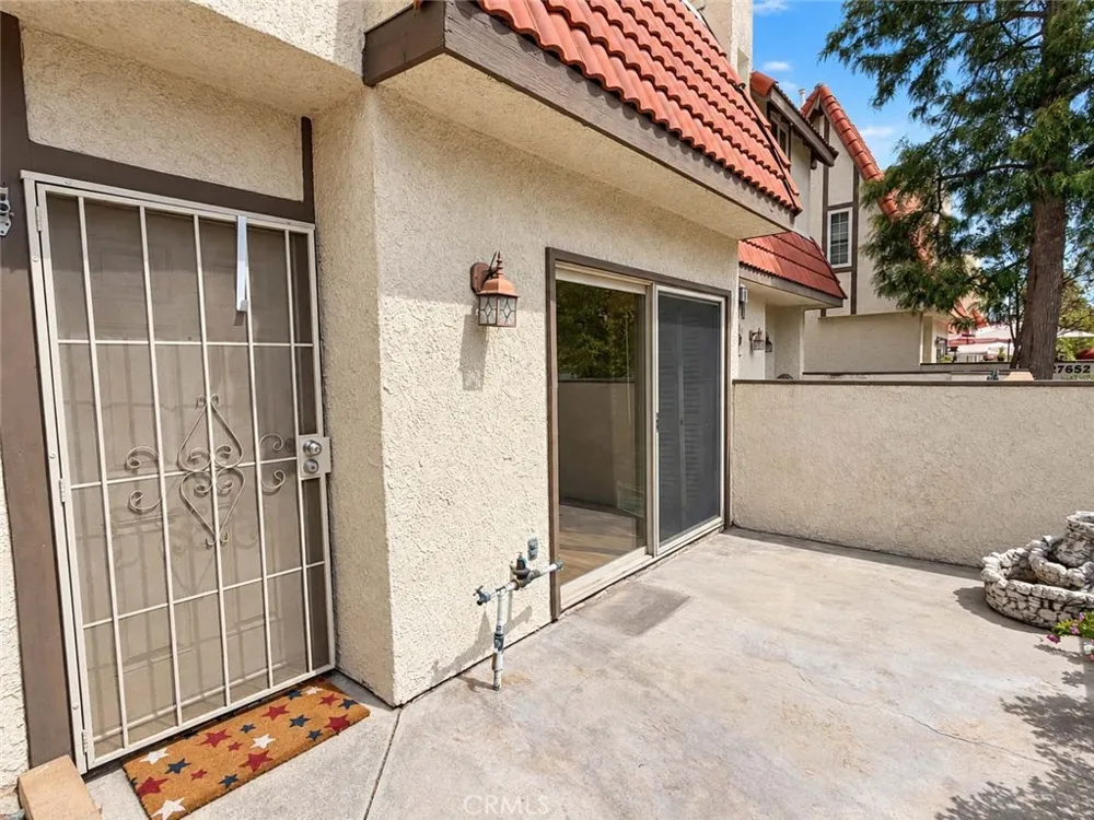 27650 Ironstone Drive #3 Canyon Country, CA 91387