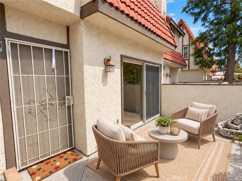 27650 Ironstone Drive #3 Canyon Country, CA 91387